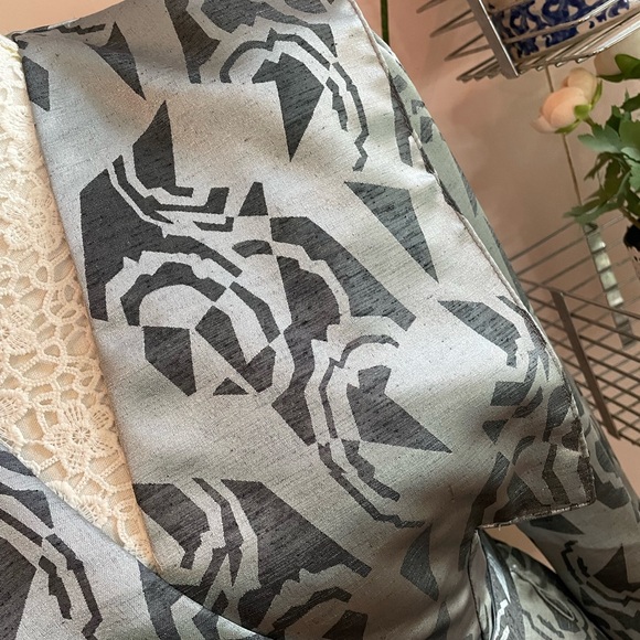 Vintage Elegant Silver Foil ‘Tobi’ Long Sleeve Belted Cocktail Dress Size Small - Picture 3 of 11